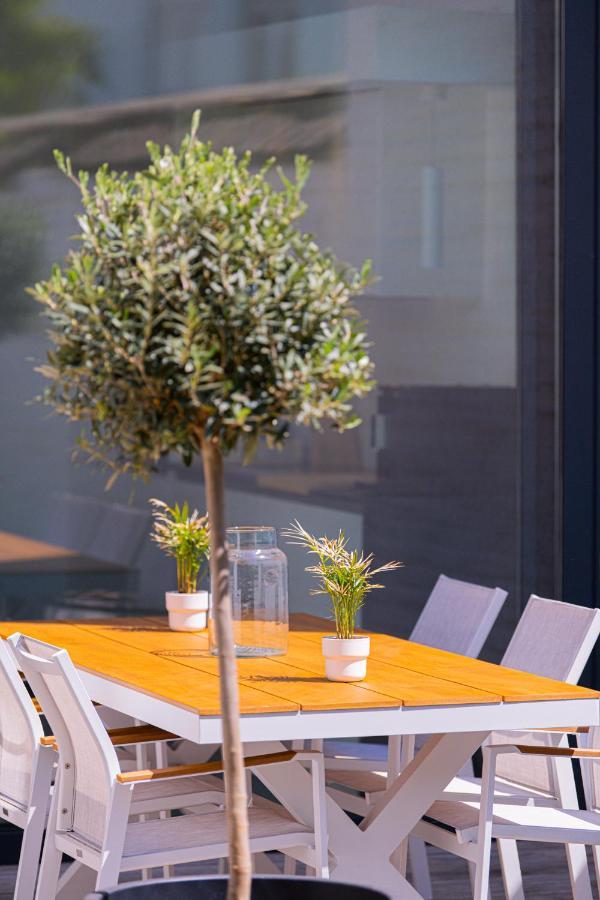 Garden Guillemins Station Apartment เลียจ ภายนอก รูปภาพ